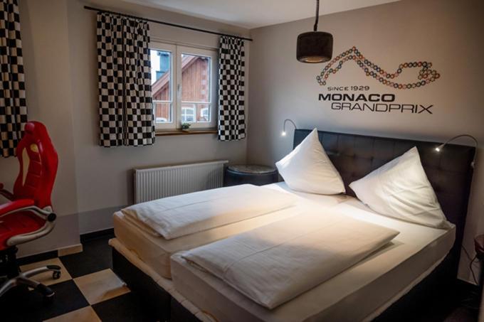 Motorworld Inn Warthausen Esterno foto