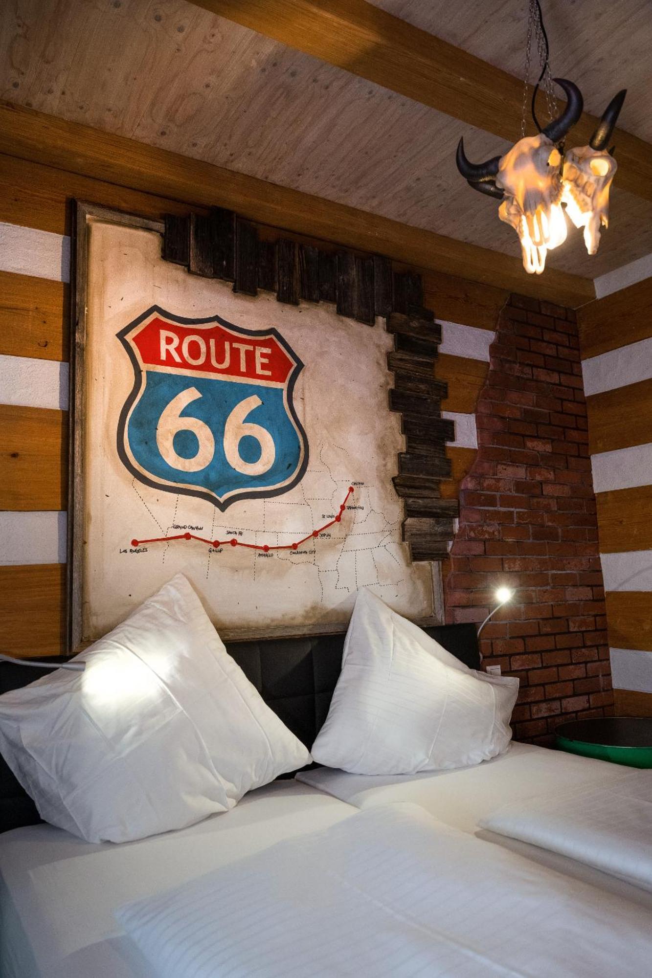 Motorworld Inn Warthausen Esterno foto