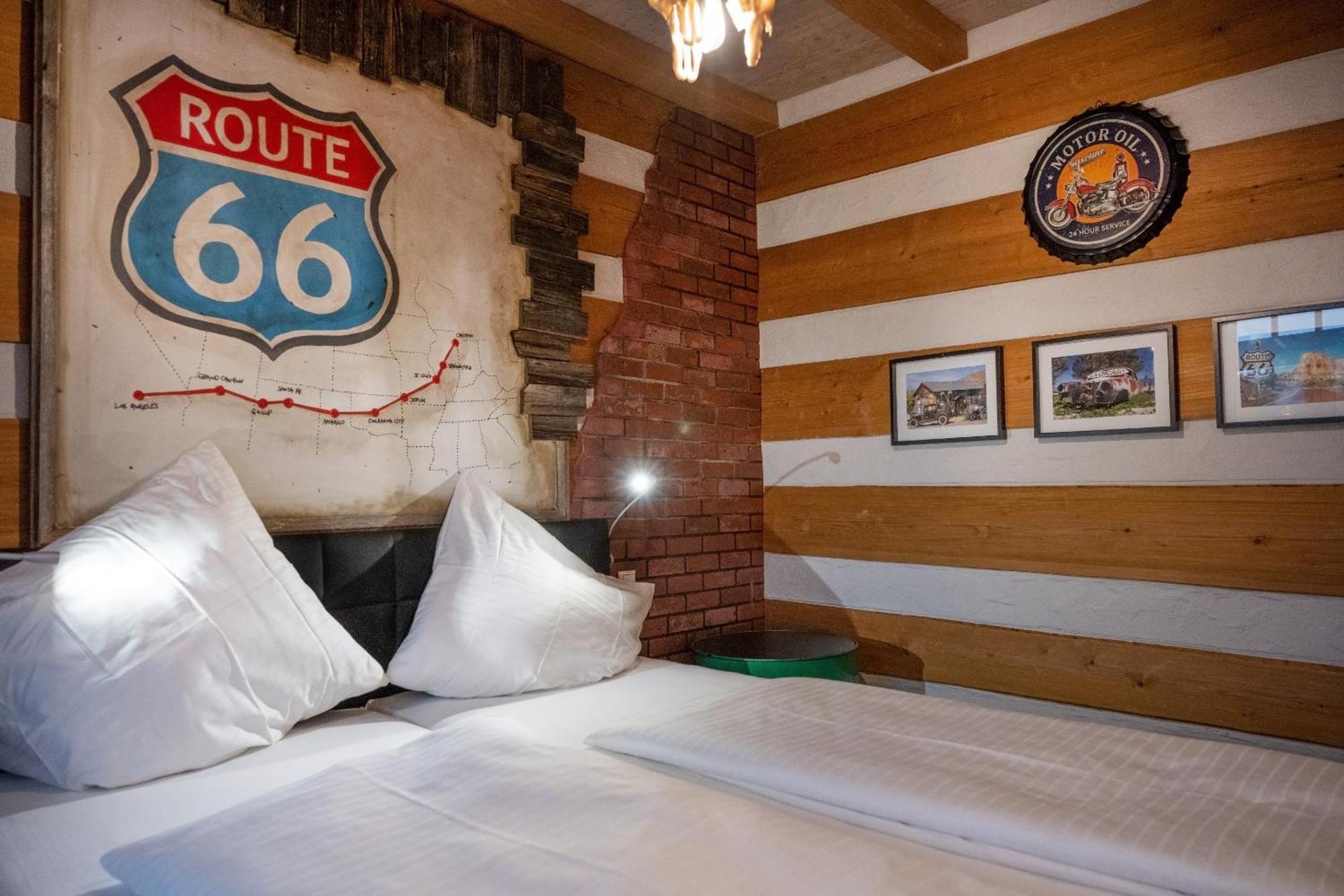 Motorworld Inn Warthausen Esterno foto