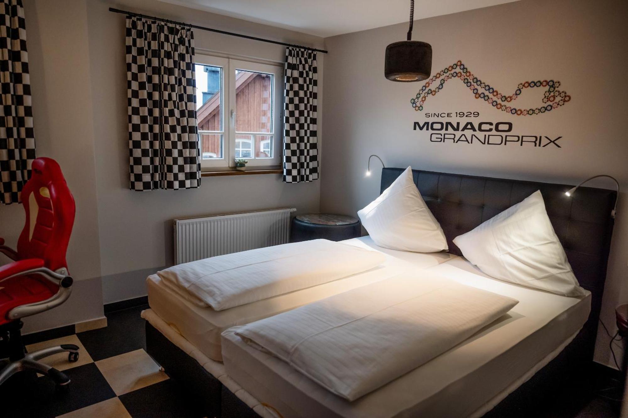 Motorworld Inn Warthausen Esterno foto