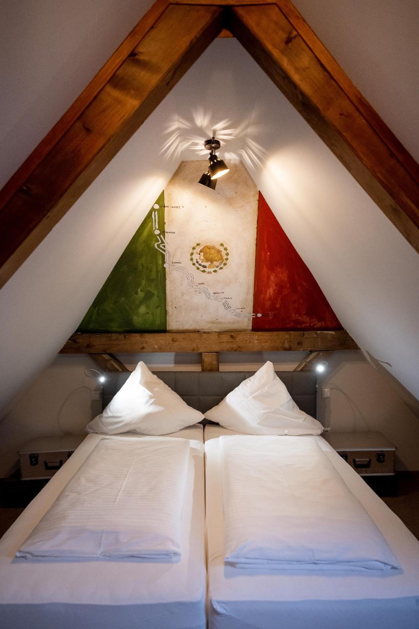 Motorworld Inn Warthausen Esterno foto